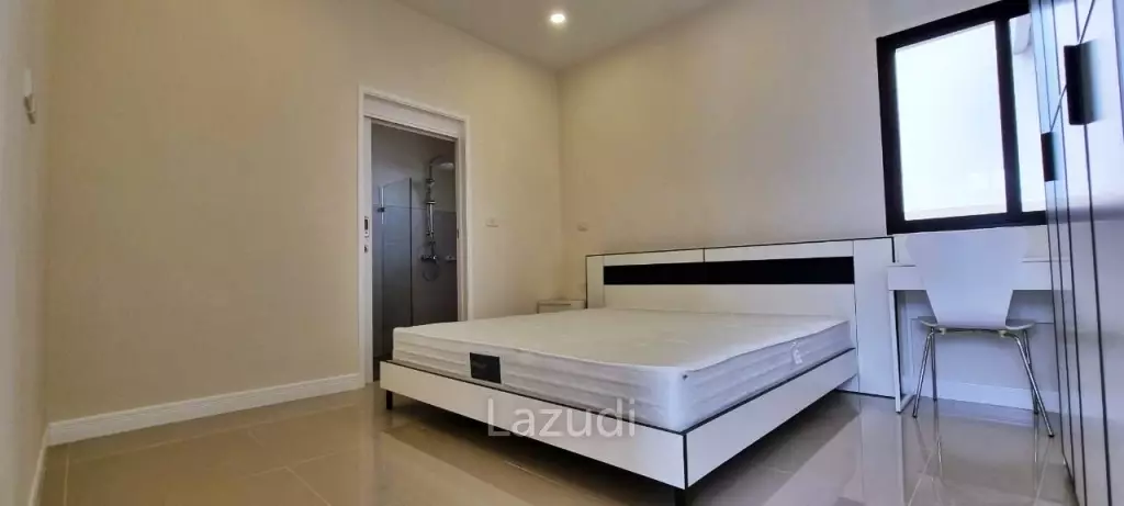 3 Bedrooms 4 Bathrooms 275 SQ.M Horseshoe Point