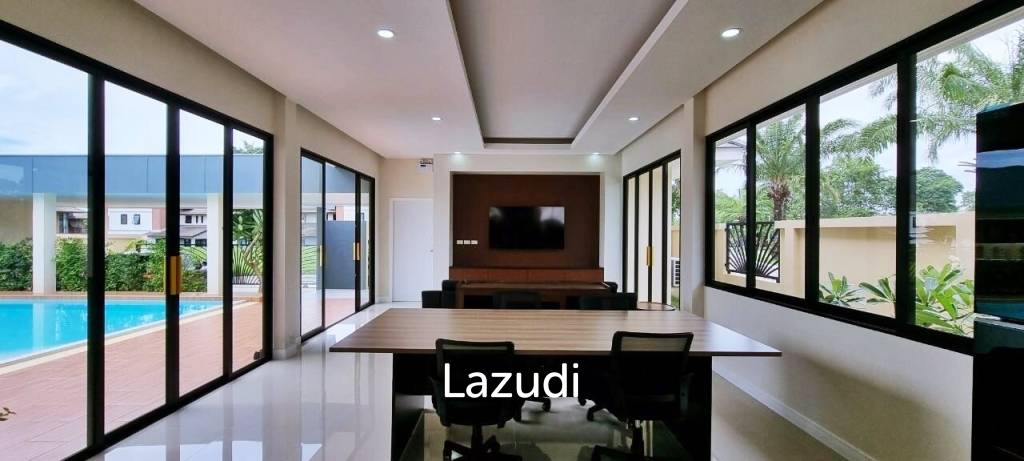 3 Bedrooms 4 Bathrooms 275 SQ.M Horseshoe Point