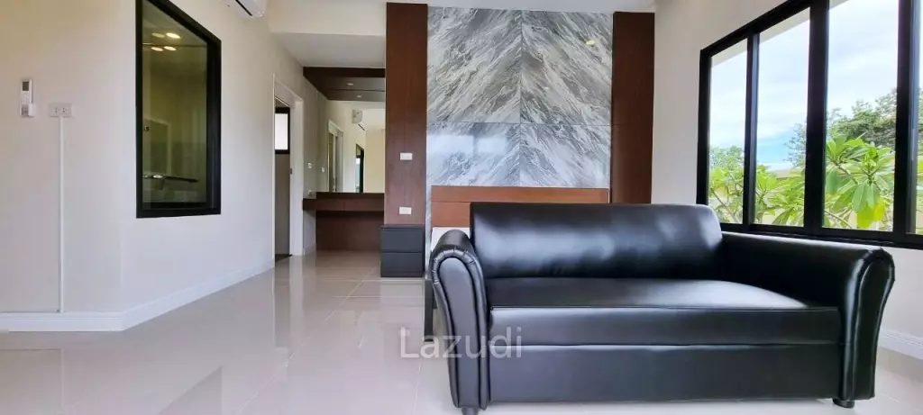 3 Bedrooms 4 Bathrooms 275 SQ.M Horseshoe Point