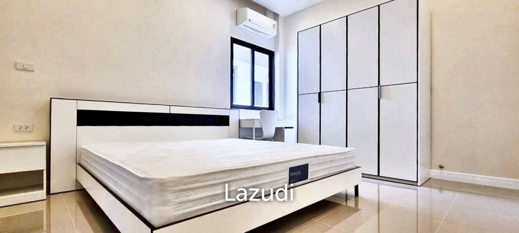 3 Bedrooms 4 Bathrooms 275 SQ.M Horseshoe Point