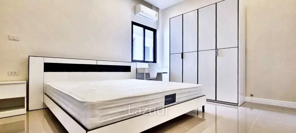 3 Bedrooms 4 Bathrooms 275 SQ.M Horseshoe Point