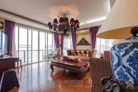 K.M. BEACH CONDO  : 3 Bed Beach Front