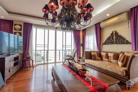 K.M. BEACH CONDO  : 3 Bed Beach Front
