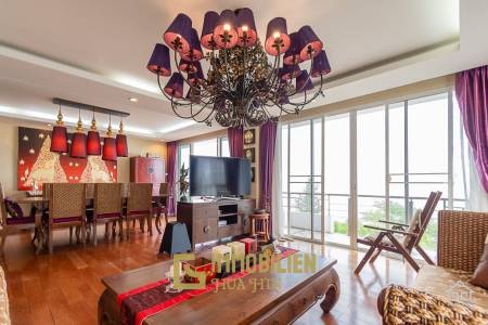 K.M. BEACH CONDO  : 3 Bed Beach Front