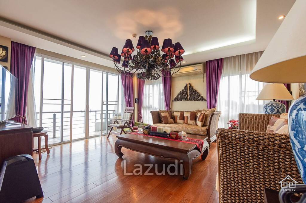 K.M. BEACH CONDO  : 3 Bed Beach Front