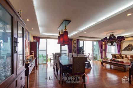 K.M. BEACH CONDO  : 3 Bed Beach Front