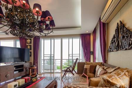 K.M. BEACH CONDO  : 3 Bed Beach Front