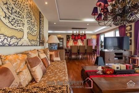 K.M. BEACH CONDO  : 3 Bed Beach Front