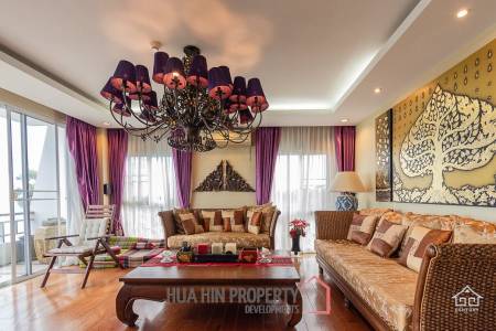 K.M. BEACH CONDO  : 3 Bed Beach Front