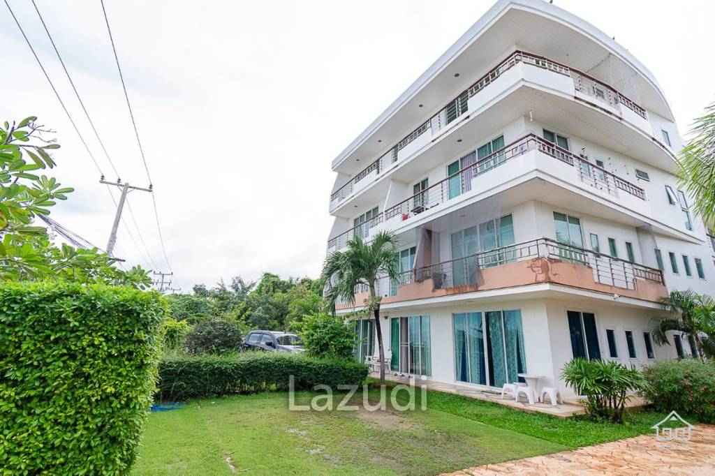 K.M. BEACH CONDO  : 3 Bed Beach Front