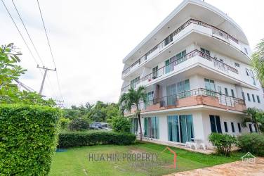 K.M. BEACH CONDO  : 3 Bed Beach Front