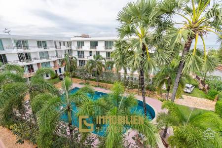 K.M. BEACH CONDO  : 3 Bed Beach Front