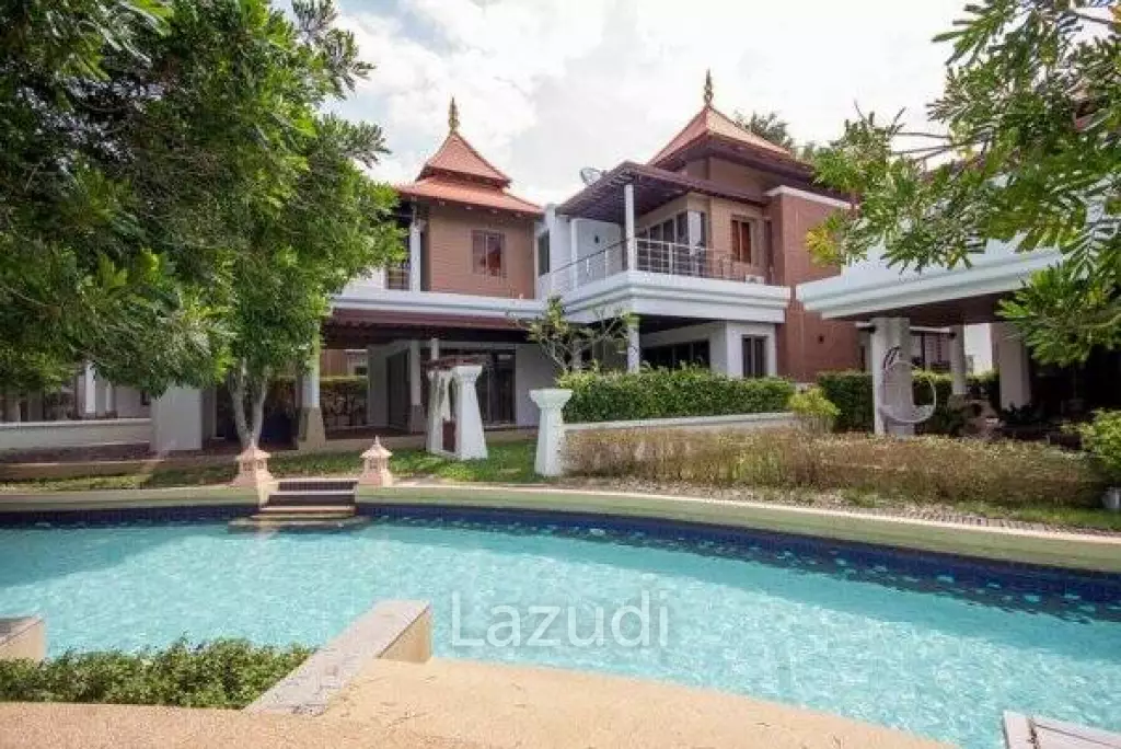 Luxury 3 Storey 3 Bed Villa