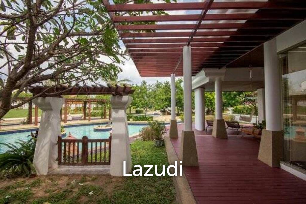Luxury 3 Storey 3 Bed Villa