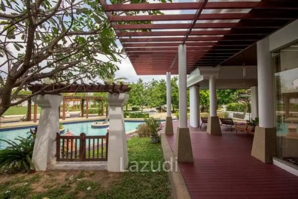 Luxury 3 Storey 3 Bed Villa