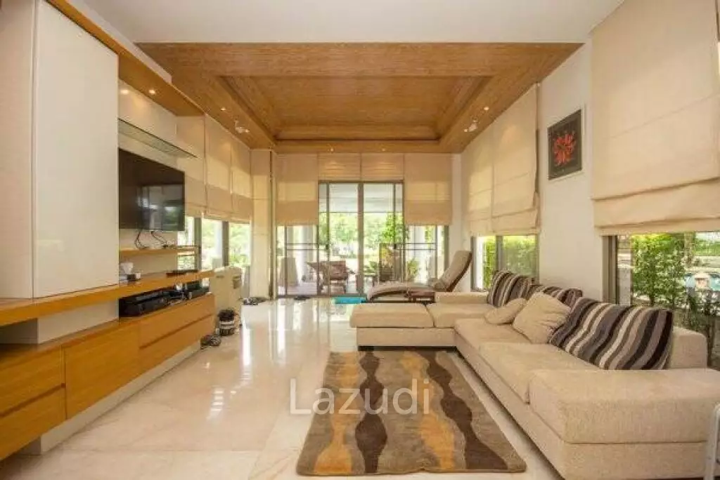 Luxury 3 Storey 3 Bed Villa