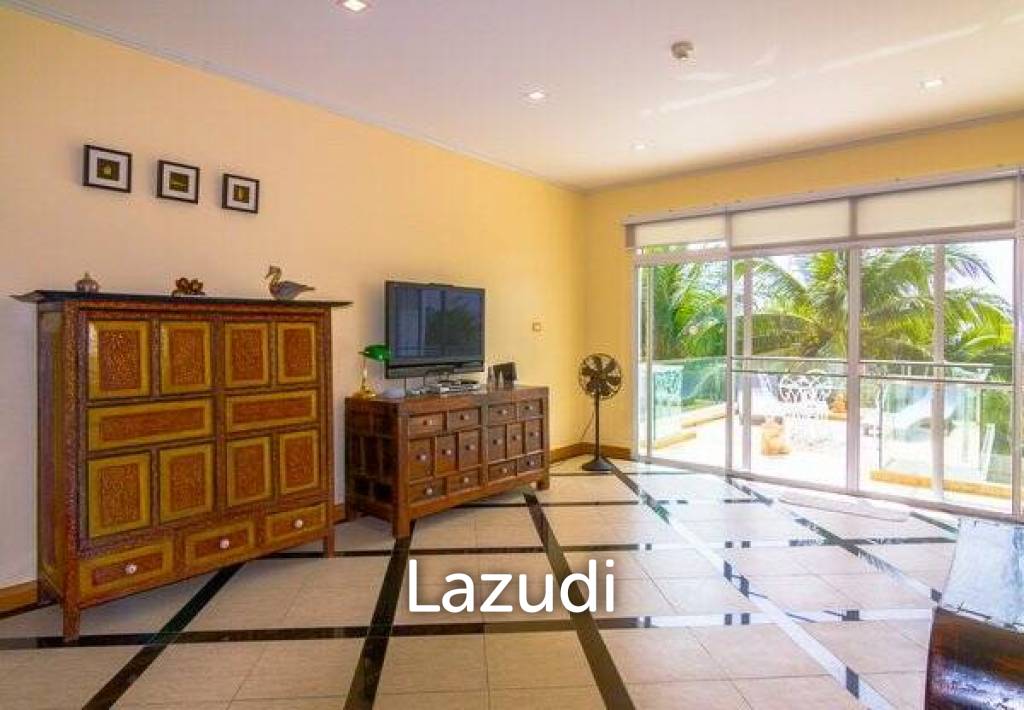 BLUE LAGOON: Luxury 2 Bed Condo