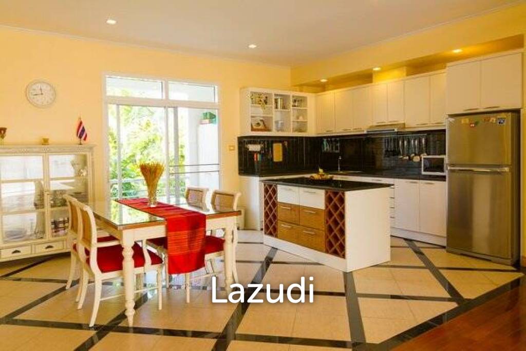 BLUE LAGOON: Luxury 2 Bed Condo
