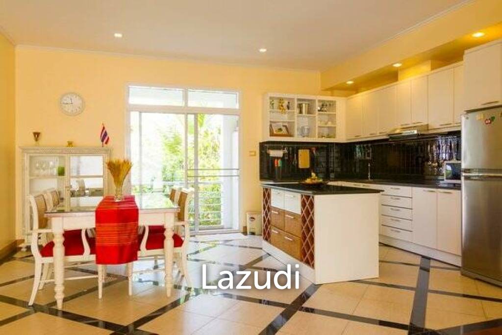 BLUE LAGOON: Luxury 2 Bed Condo
