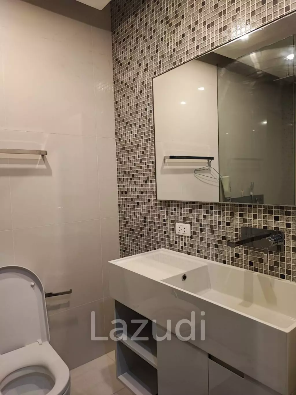 1 bed 1 bath 54 SQ.M The Room Sukhumvit 21