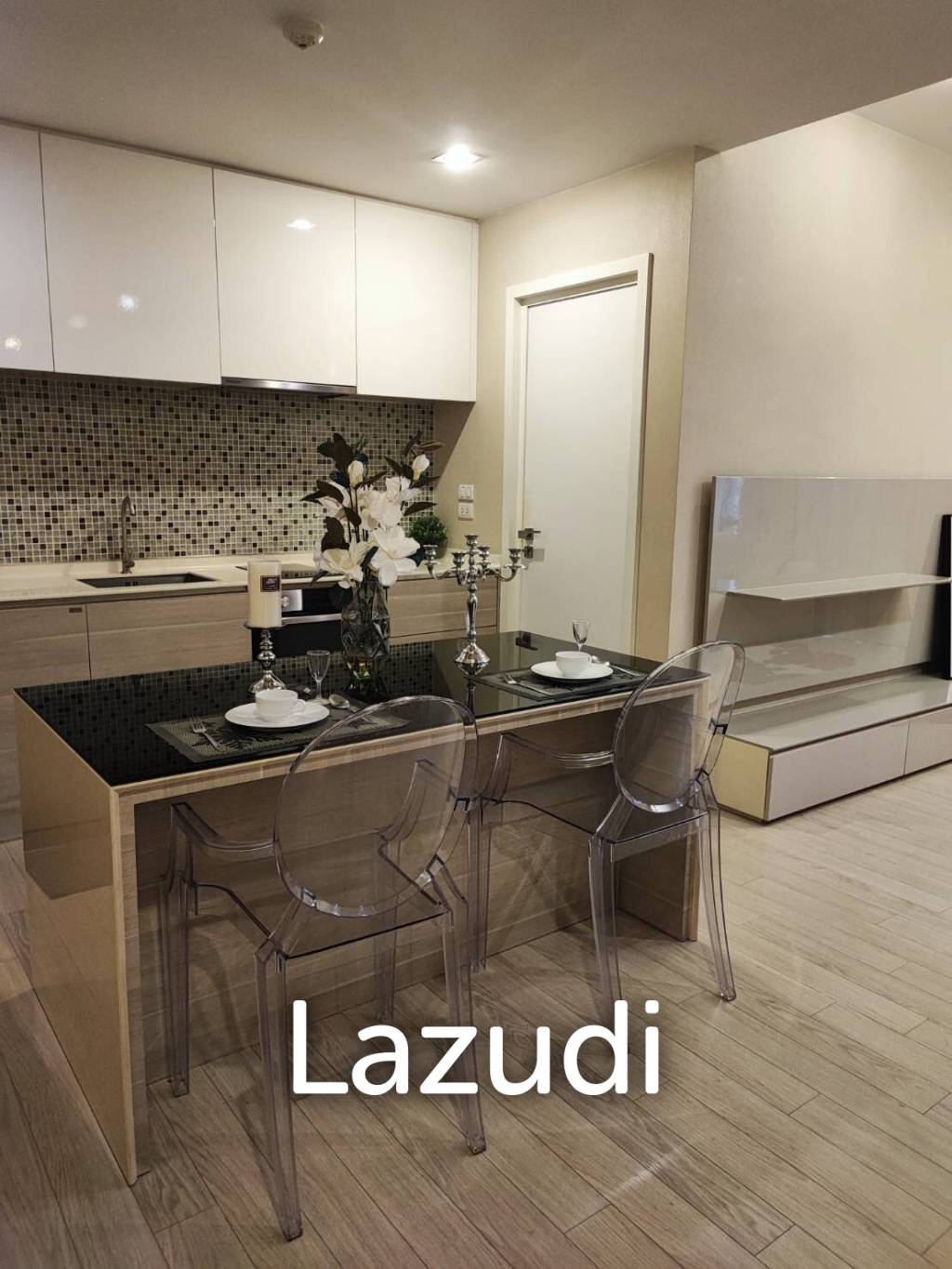 1 bed 1 bath 54 SQ.M The Room Sukhumvit 21