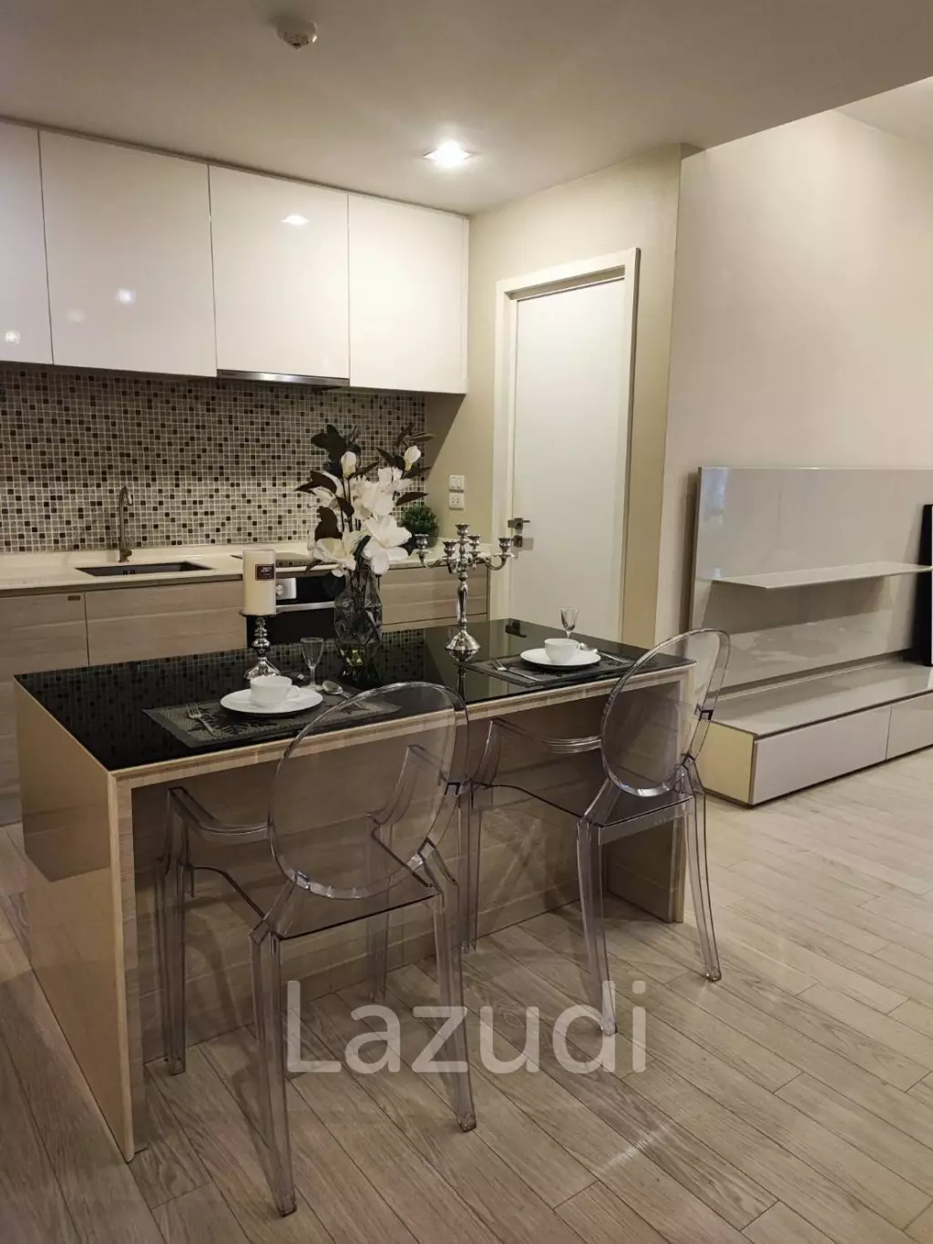 1 bed 1 bath 54 SQ.M The Room Sukhumvit 21