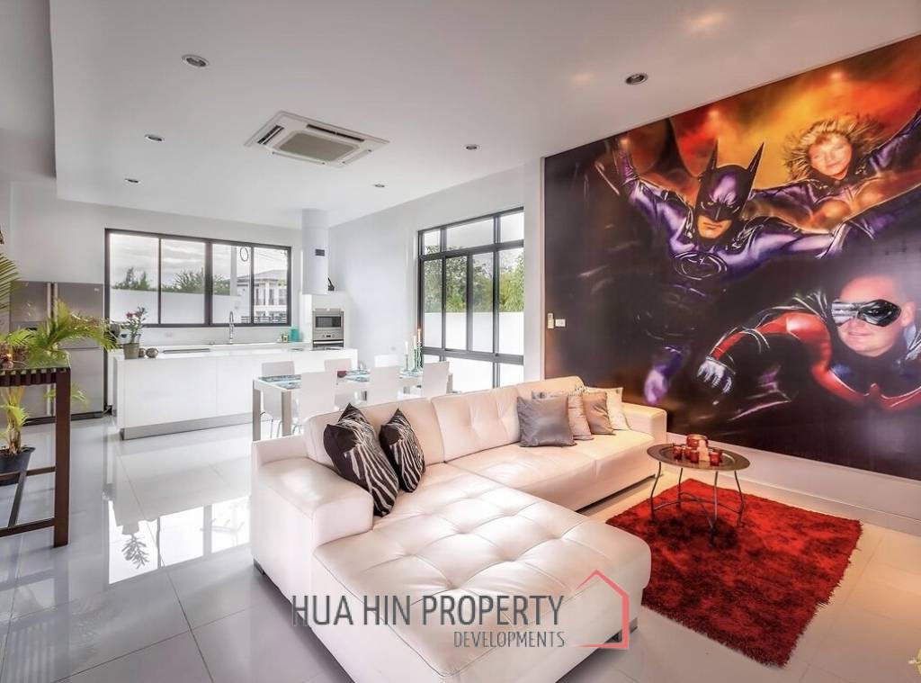 STYLISH MODERN HOUSE  : 3 bed great location