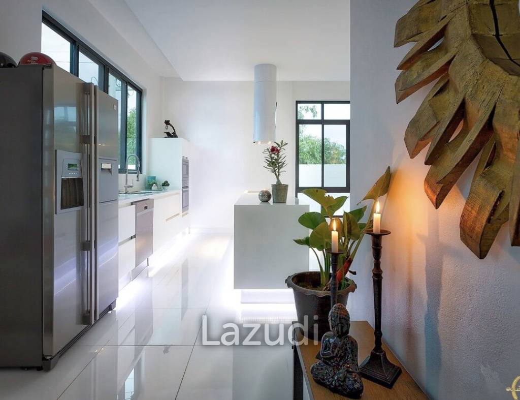 STYLISH MODERN HOUSE  : 3 bed great location