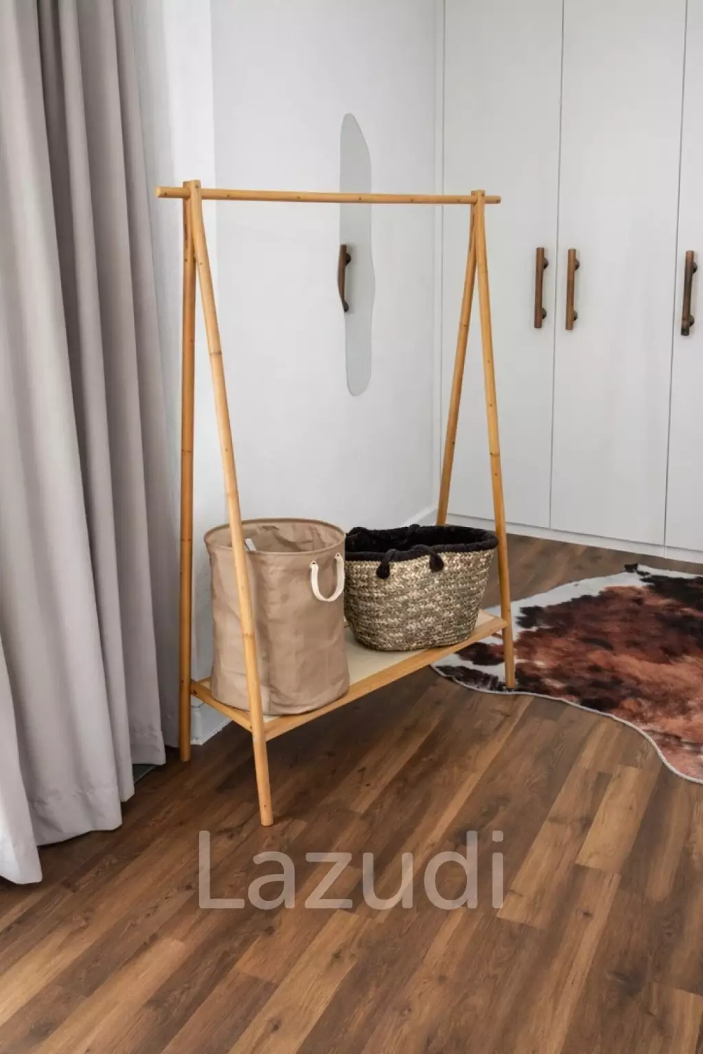 STYLISH MODERN HOUSE  : 3 bed great location