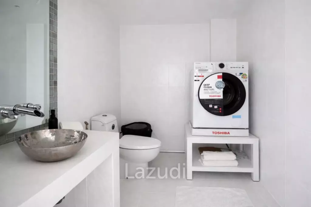 STYLISH MODERN HOUSE  : 3 bed great location