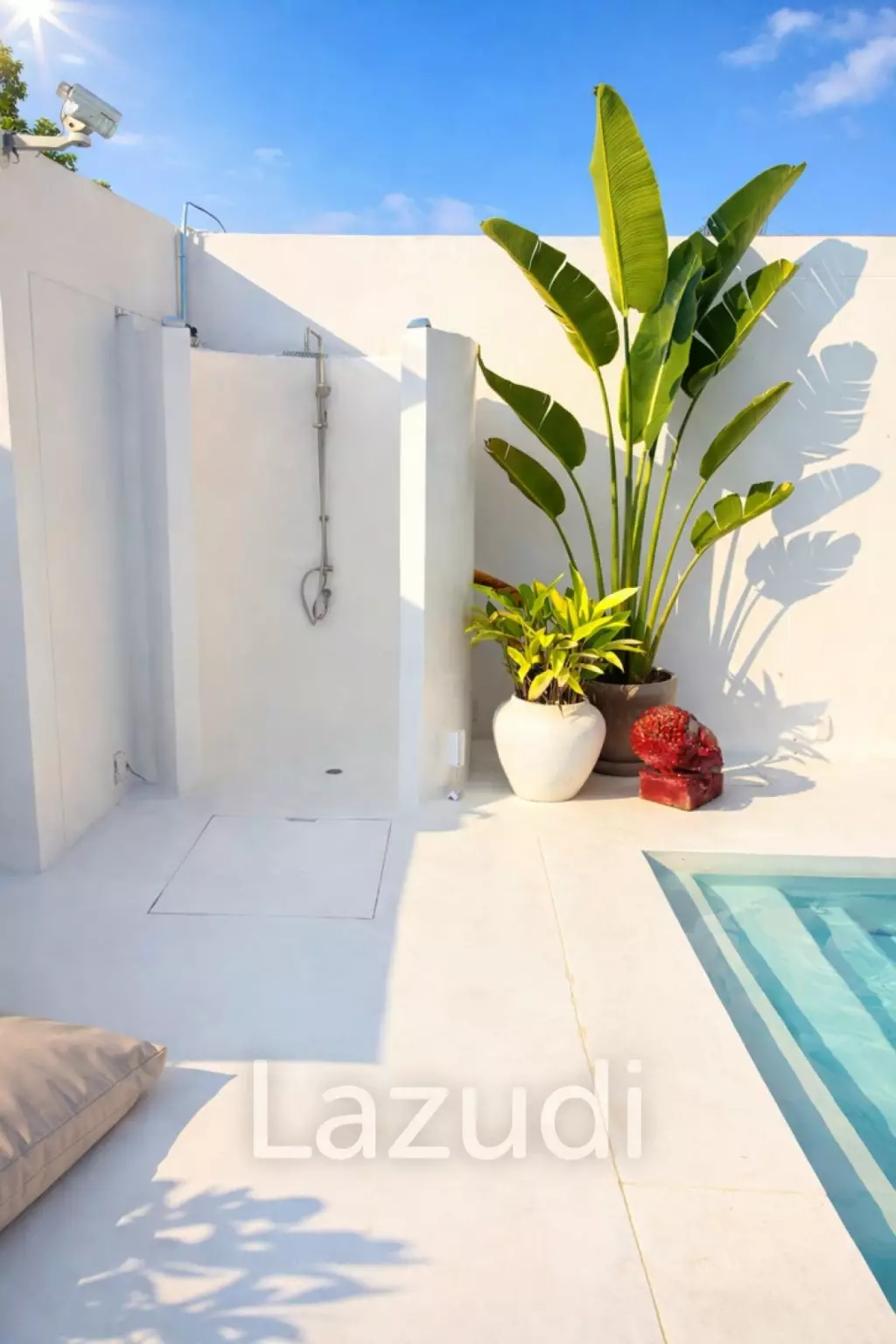 STYLISH MODERN HOUSE  : 3 bed great location