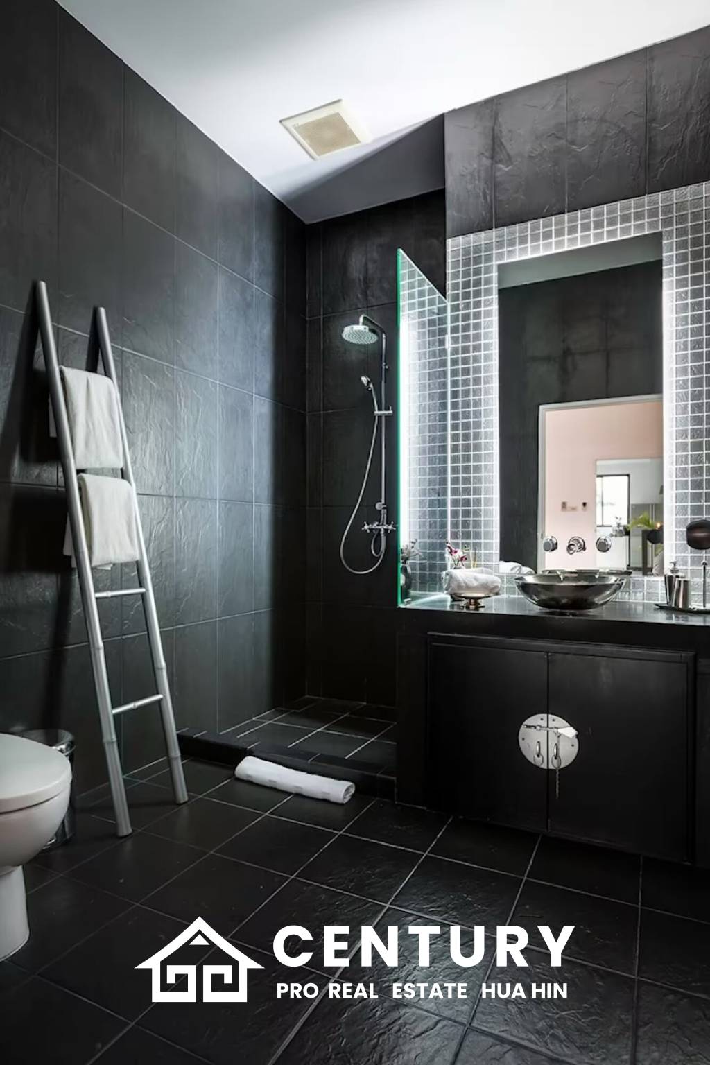 STYLISH MODERN HOUSE  : 3 bed great location