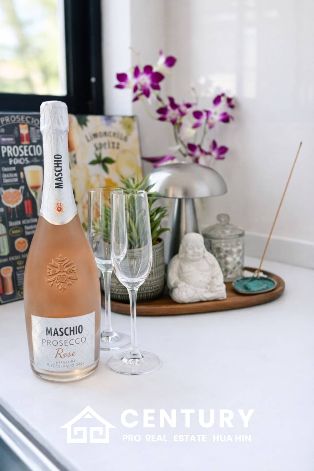 STYLISH MODERN HOUSE  : 3 bed great location