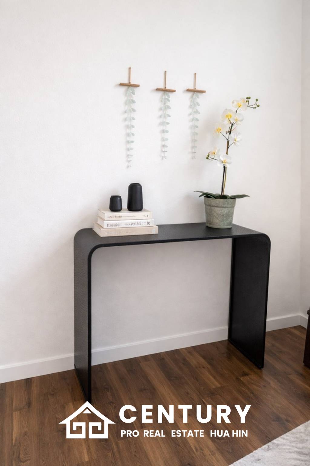 STYLISH MODERN HOUSE  : 3 bed great location