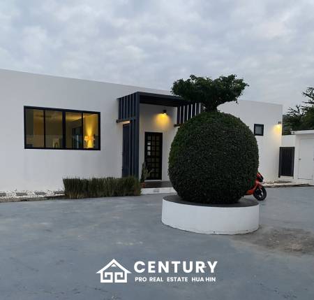 STYLISH MODERN HOUSE  : 3 bed great location