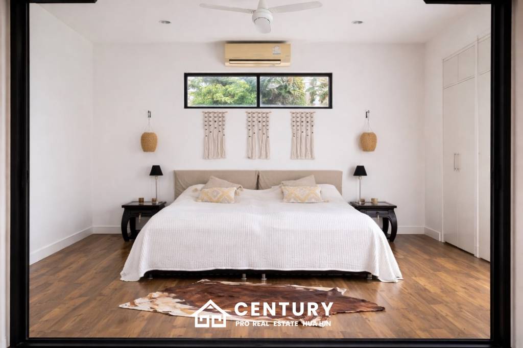 STYLISH MODERN HOUSE  : 3 bed great location