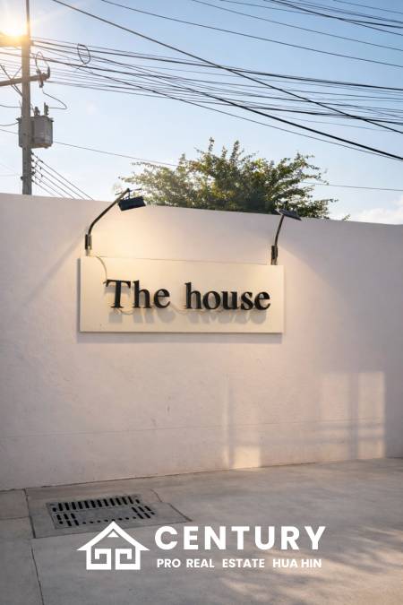 STYLISH MODERN HOUSE  : 3 bed great location