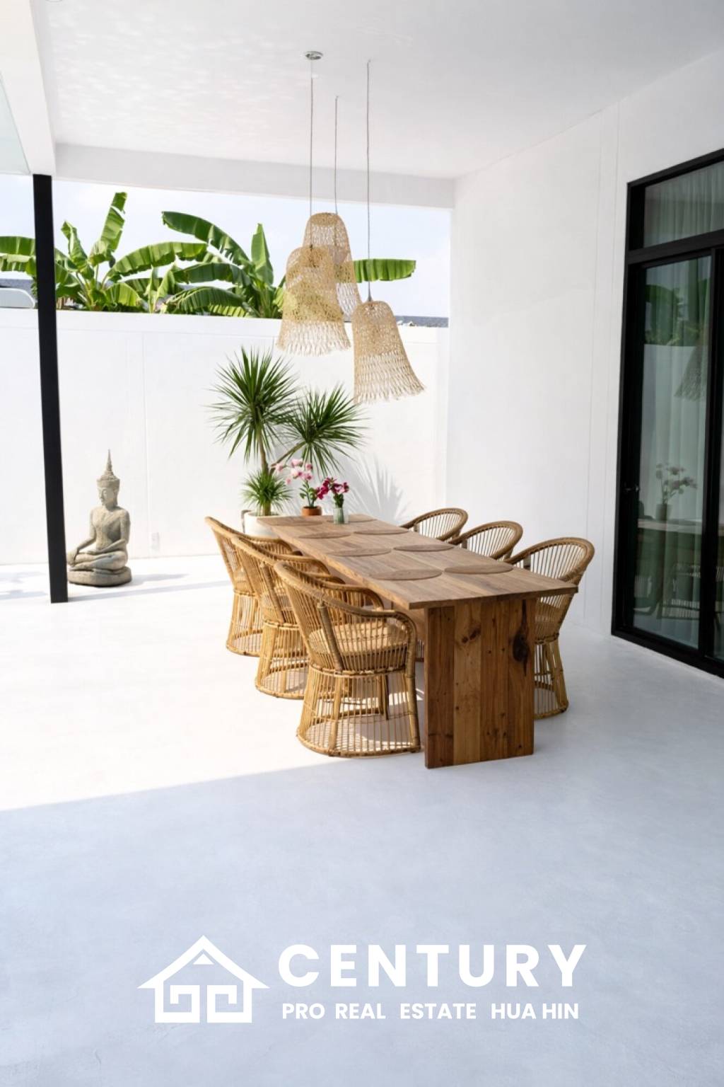 STYLISH MODERN HOUSE  : 3 bed great location