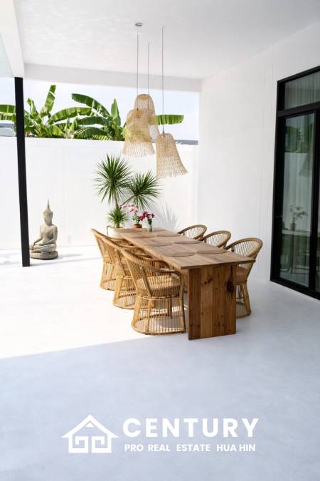 STYLISH MODERN HOUSE  : 3 bed great location