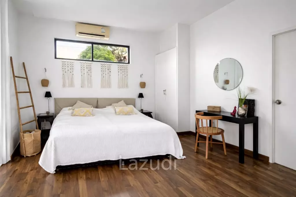 STYLISH MODERN HOUSE  : 3 bed great location
