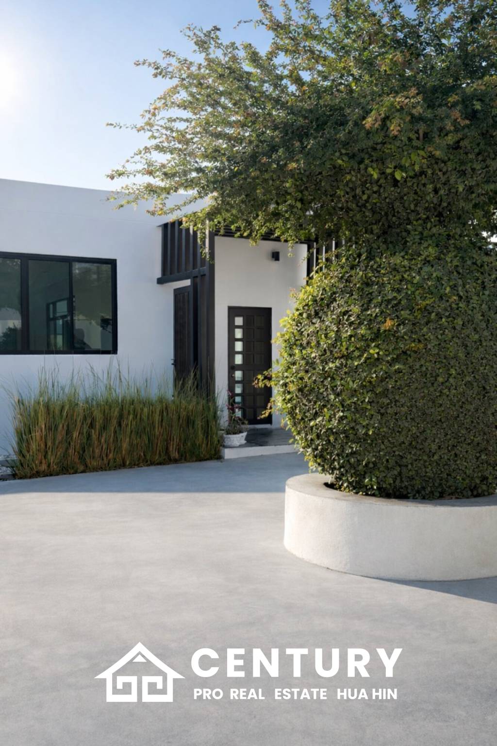 STYLISH MODERN HOUSE  : 3 bed great location