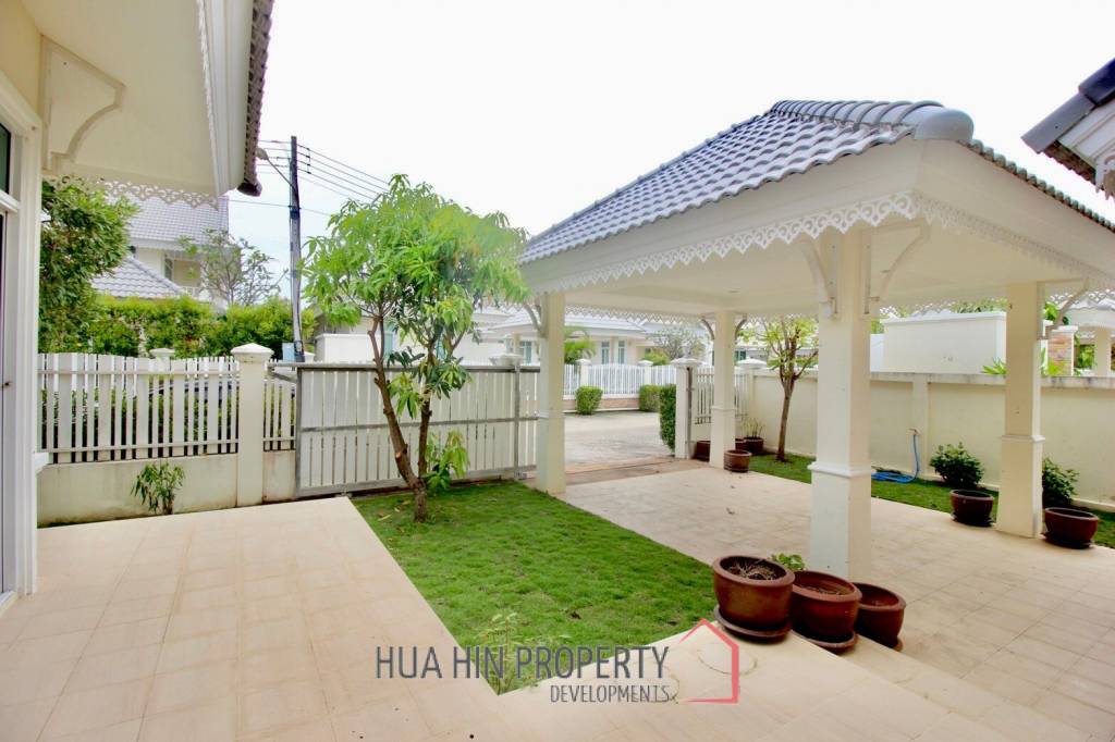 Nice Breeze By The Sea : 4 Bedroom Villa Close To The Beach