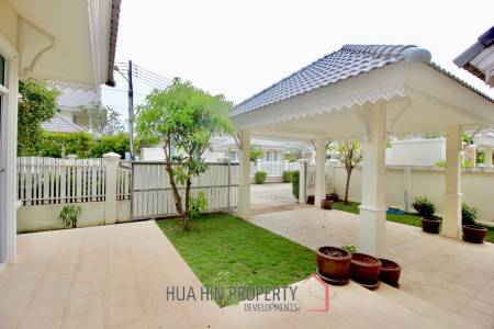 Nice Breeze By The Sea : 4 Bedroom Villa Close To The Beach