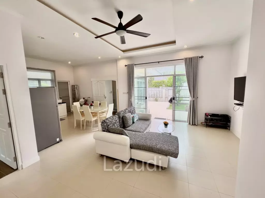 Nice Breeze By The Sea : 4 Bedroom Villa Close To The Beach