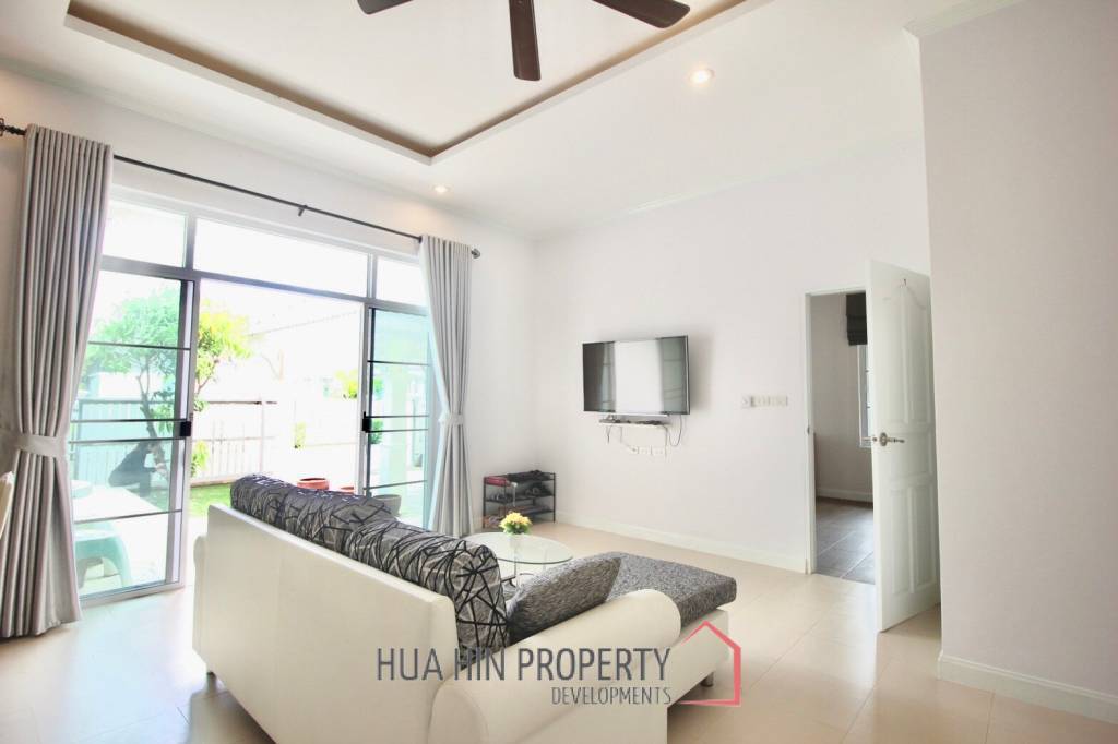 Nice Breeze By The Sea : 4 Bedroom Villa Close To The Beach
