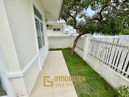 Nice Breeze By The Sea : 4 Bedroom Villa Close To The Beach