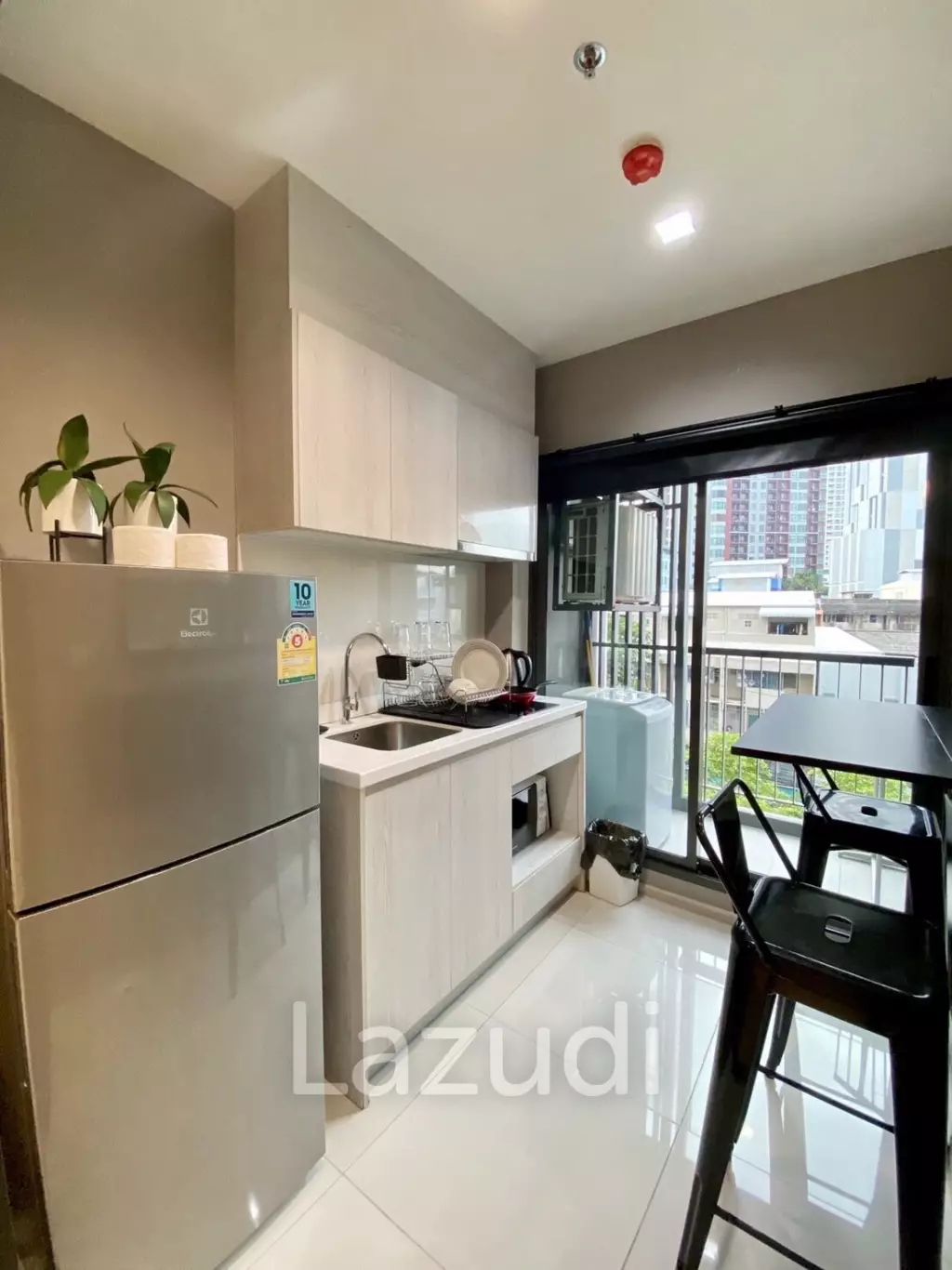 1 bed 1 bath 30 SQ.M Life Sukhumvit 48