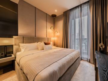 1 Bed 1 Bath 49.69 SQ.M. The Reserve Sathorn