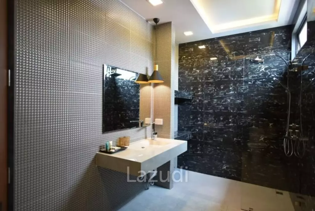 Pool Villa for Sale in Soi Pattanakarn, Pattaya