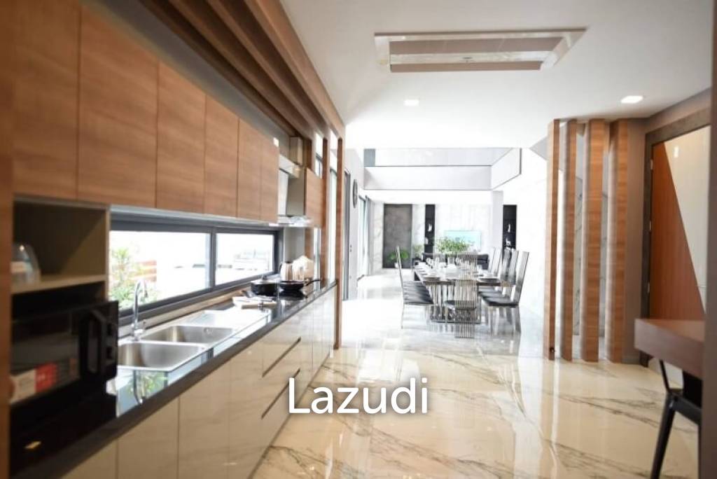 Pool Villa for Sale in Soi Pattanakarn, Pattaya